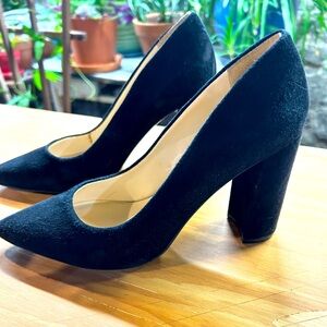 NINE WEST BLACK SUEDE HEELS 👠